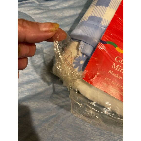 Vintage Beacon Blanket Gingham Minnie Mouse Blanket New 72”x90” - Picture 9 of 10